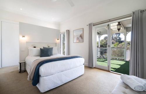 Frankston Maison | Creekhouse by the Sea - Private Jetty and Serene Views