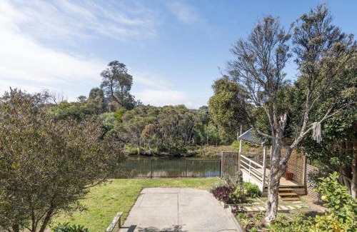 Frankston Maison | Creekhouse by the Sea - Private Jetty and Serene Views