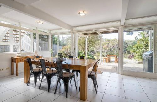 Frankston Maison | Creekhouse by the Sea - Private Jetty and Serene Views