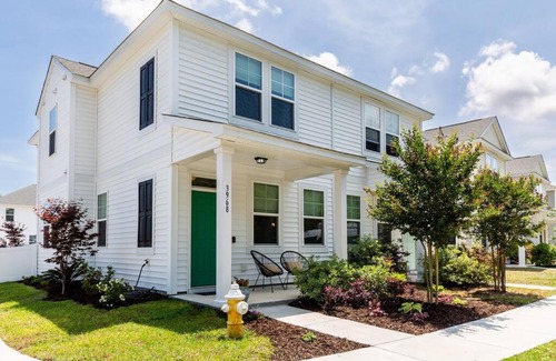 North Charleston Maison | Creekside Bungalow - 4 mi to downtown Charleston