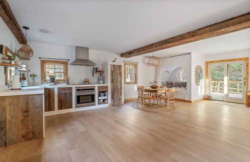 East Jewett Cabine | Creekside Couple's Retreat with Hot Tub, Sauna, Game Room & More!