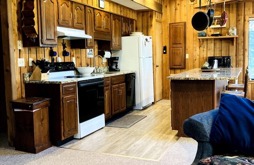 Charter Hills Maison | Creekside Cub House on Beech