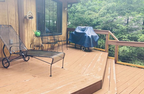 Charter Hills Maison | Creekside Cub House on Beech
