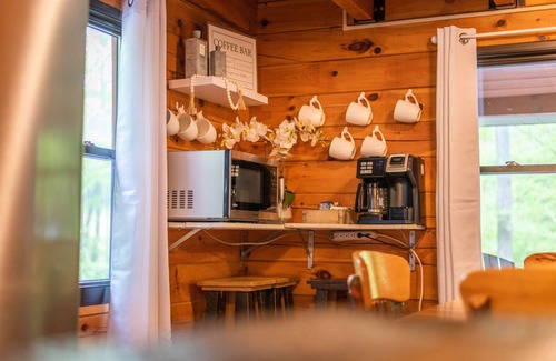 Reedsville Cabine | Creekside Hideaway, sleeps 9-10, gorgeous and private setting.