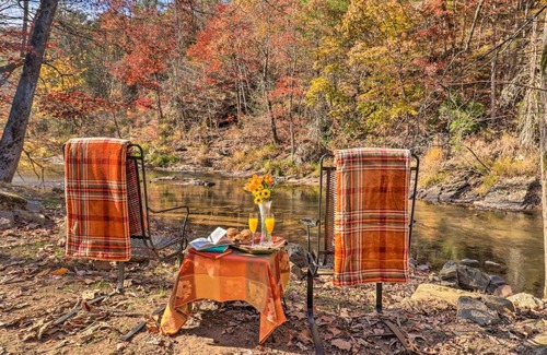Mars Hill Maison | Creekside Retreat with Deck, 18 Miles to Wolf Ridge