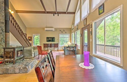 Mars Hill Maison | Creekside Weaverville Home - 16 Miles to Asheville