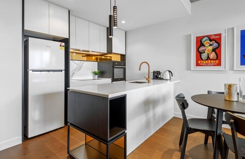 Cremorne Appartement | MadeComfy Boutique Apartment with Cityscape Views