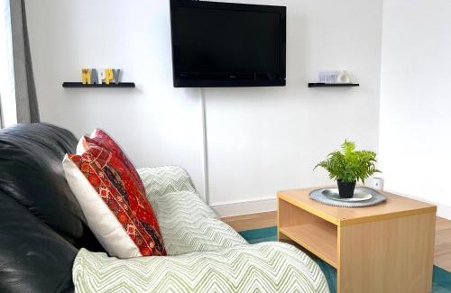 Chadwell Appartement | Crescent Apartment - Modern 1 Bedroom First Floor