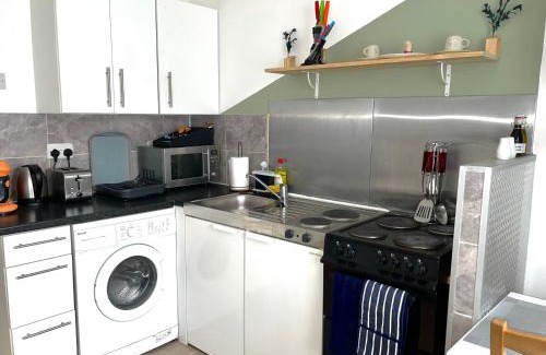 Chadwell Appartement | Crescent Apartment - Modern 1 Bedroom First Floor