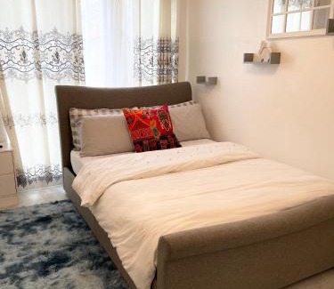 Chadwell Appartement | Crescent Apartment - Two bedroom