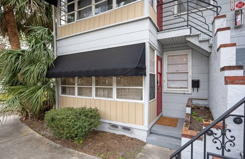 Historic Uptown Appartement | Crescent Lake Park 2 bedroom Plus Den