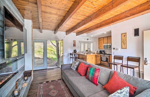 Crestline Cabine | Crestline Cabin w/ Deck: 1 Mi to Lake Gregory