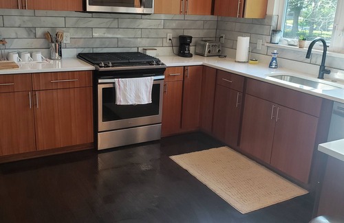 Brentwood Maison | Crestview Townhome - 10 mins from The Domain, 10 mins from Downtown