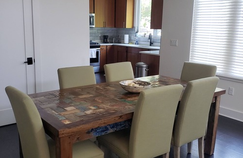 Brentwood Maison | Crestview Townhome - 10 mins from The Domain, 10 mins from Downtown