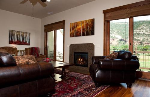 Durango Maison | Crimson Cliffs Unit 5