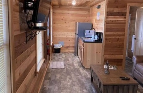 Hamilton Cabine | Crooked Creek Ranch Cabin 10