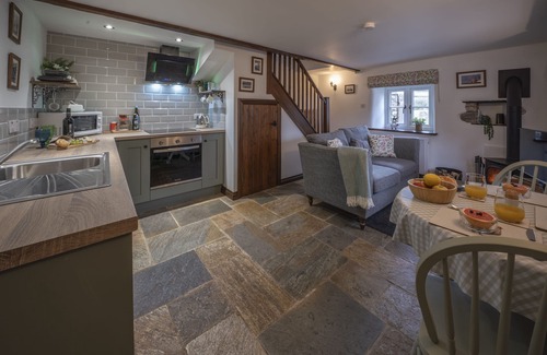 Axbridge Maison | CROOKS, pet friendly, character holiday cottage in Axbridge