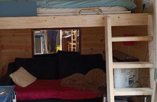Radnage Maison | Cross Lane Farm Shepherds Hut 2 night minimum Chiltern Hills