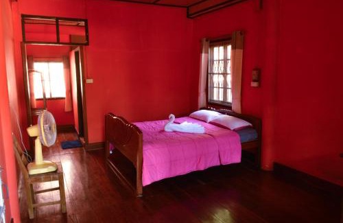 Chong Kham Station Balnéaire | Crossroads house