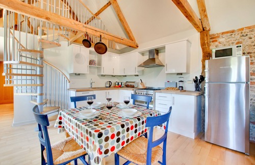 Briston Maison | Crossways Barn - Deux Chambres Maison, Couchages 4