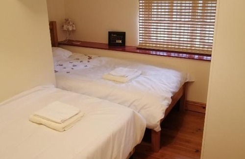 Mount Nugent Maison | Crover Cottage Twin Room with Lake View