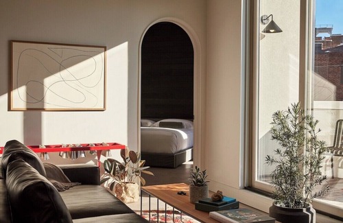 Olde Kensington Hôtel | Grand Two Bedroom King + Queen W/ Terrace
