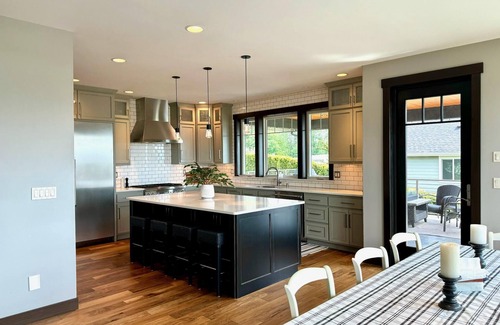 Lynden Maison | Crown Jewel