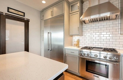 Lynden Maison | Crown Jewel