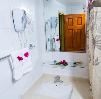 Crown Point Hôtel | Crown Point Beach Hotel