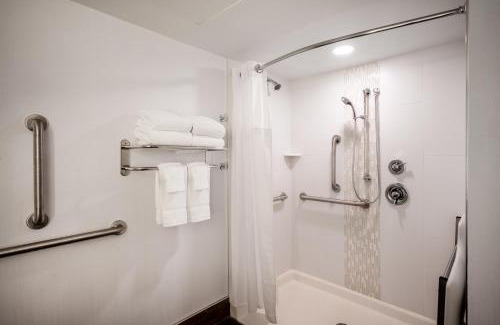 Newtonville Hôtel | Crowne Plaza Albany - The Desmond Hotel