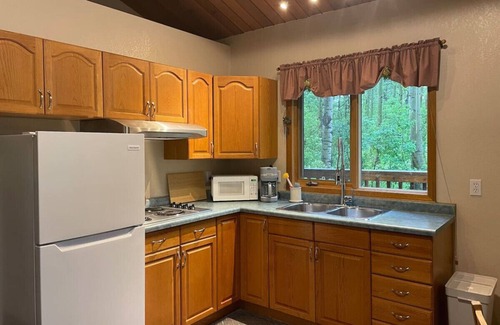 Crowsnest Pass Cabine | Crowsnest River Chalet - Eagle