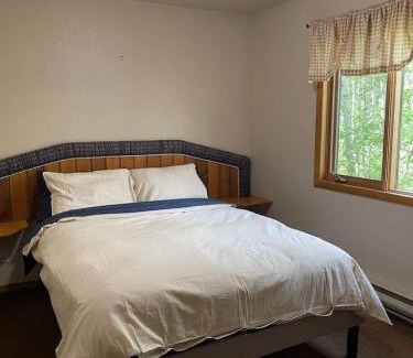 Crowsnest Pass Maison | Crowsnest River Chalet - Moose