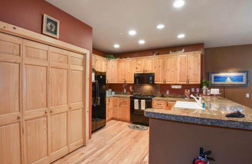 Crystal Bay Maison | Crystal Charm Amazing 3 BDR Condo Close to Beaches Casinos & Skiing