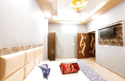 Phagwara Hôtel | CRYSTAL HOMESTAY & PG - Secure, Budget and Comfortable Stay