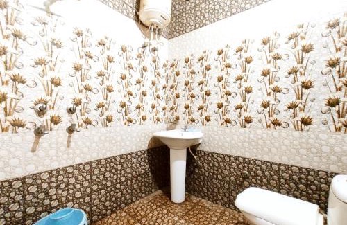 Phagwara Hôtel | CRYSTAL HOMESTAY & PG - Secure, Budget and Comfortable Stay