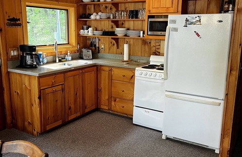 Frankfort Cottage | Crystal Lake Cozy, Cottage calme avec grande plage et pelouse