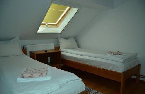 Siculeni Maison | Csengettyűs
