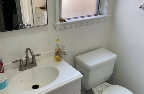 Pico-Union Appartement | CStudio in DTLA with private entrance, courtyards with roses an view of city