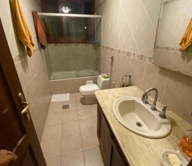 Tarija Maison | Cuarto con baño compartido, casa centro
