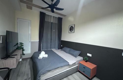 Kampung Pantai Dalam Appartement | Cubic Botanical Suite Mid Valley by HomeTaric