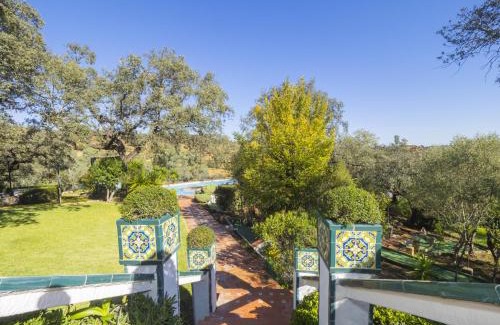 Guillena Maison | Cubo's Quinta de los Cisnes & minigolf included