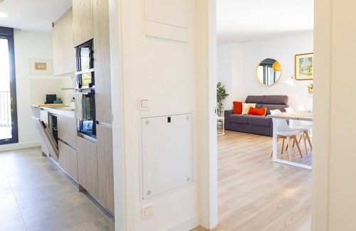 Palma-Palmilla Appartement | Cubo's Urban Sky Malaga Apartment West View 5