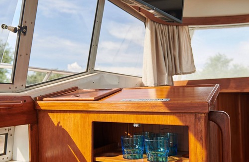 Chinchon Location De Bateaux | Cuchi boat