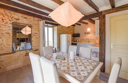 Saint-Medard-d'Excideuil Cottage | Ferme avec piscine privée chauffée