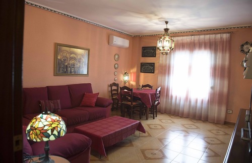 Almagro Copropriété | CULTURES AND COLORS IN ALMAGRO WIFI and private parking. Promotion to Companies