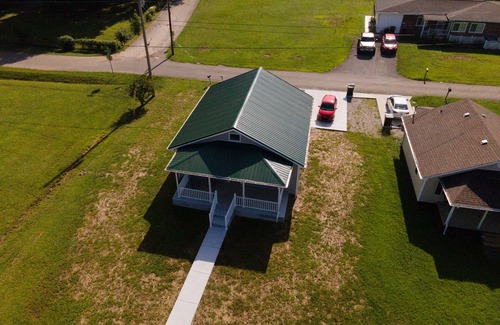 Williamsburg Maison | Cumberland Mountainside Stay (1 Mile from University of the Cumberlands)
