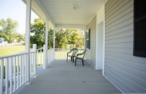 Williamsburg Maison | Cumberland Mountainside Stay (1 Mile from University of the Cumberlands)