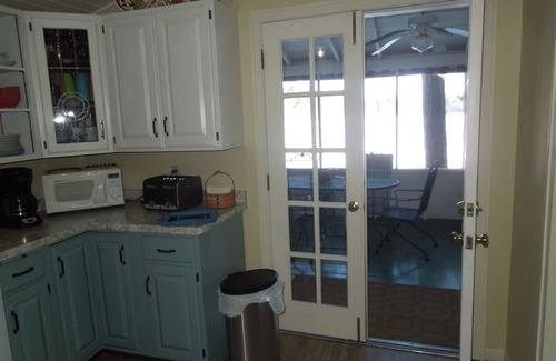 Waupaca Cottage | Cumley's Journeys End sur le magnifique lac McCrossen
