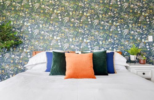 Westmont Appartement | Curated for Cozy Longer Stays