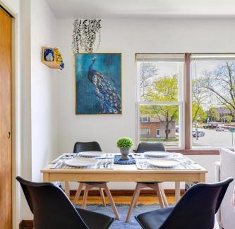 Westmont Appartement | Curated for Cozy Longer Stays